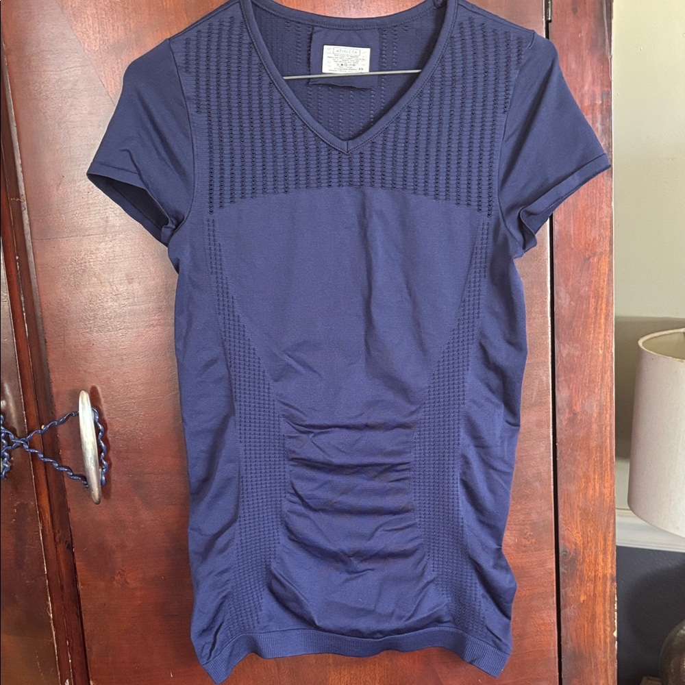 Athleta Navy Short Sleeve V-Neck Athletic Tee XS extra small